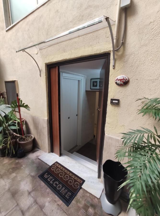 Casa Vacanze Angelica Σαλέρνο Εξωτερικό φωτογραφία
